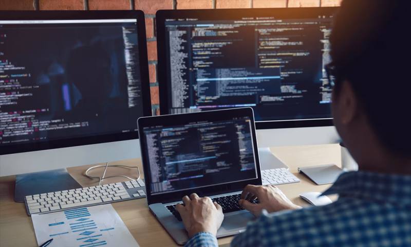 数据科学选型:R与Python如何赋能晋宁县网站建设?